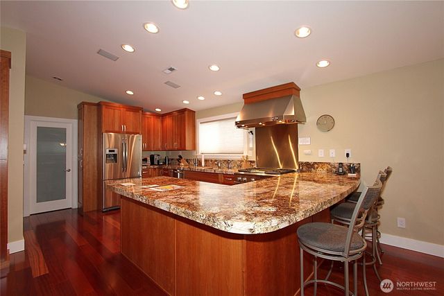 8011 Aurora Avenue N, Seattle, WA 98103