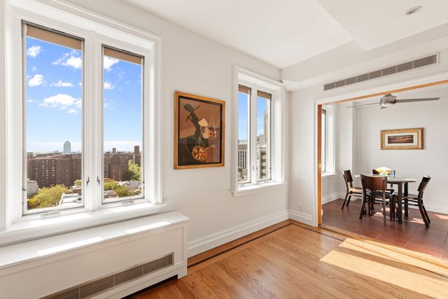 242 E 19th St Apt 15B, New York City, NY 10003