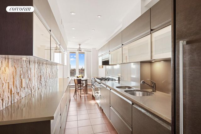 242 E 19th St Apt 15B, New York City, NY 10003