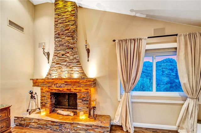 7525 County Line Road, Chatsworth, CA 91311