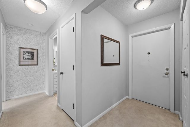 130 Thompson Dr SE 320, Cedar Rapids, IA 52403