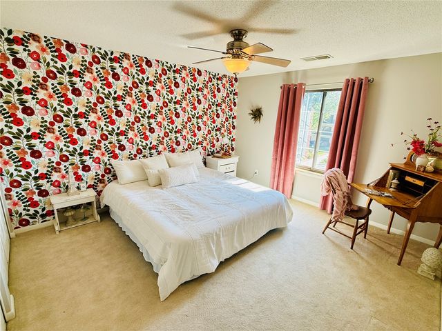 130 Thompson Dr SE 320, Cedar Rapids, IA 52403