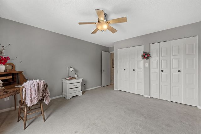 130 Thompson Dr SE 320, Cedar Rapids, IA 52403