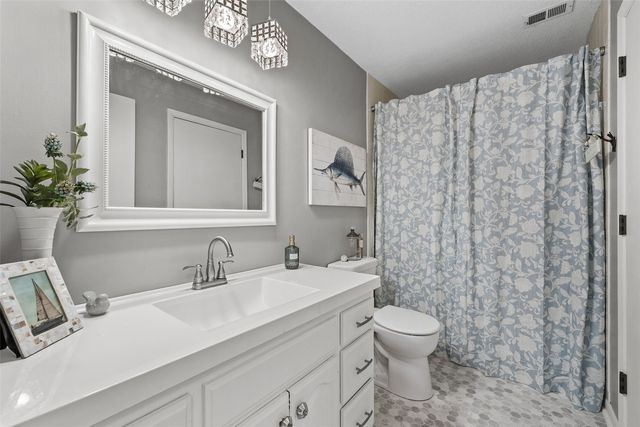 130 Thompson Dr SE 320, Cedar Rapids, IA 52403