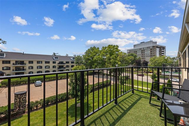 130 Thompson Dr SE 320, Cedar Rapids, IA 52403