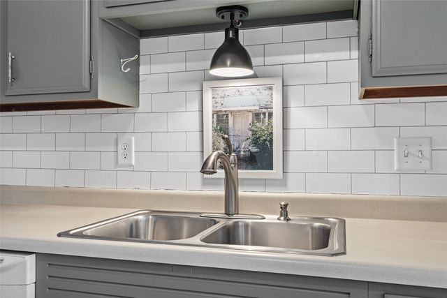 130 Thompson Dr SE 320, Cedar Rapids, IA 52403