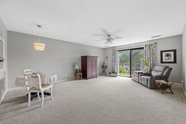 130 Thompson Dr SE 320, Cedar Rapids, IA 52403