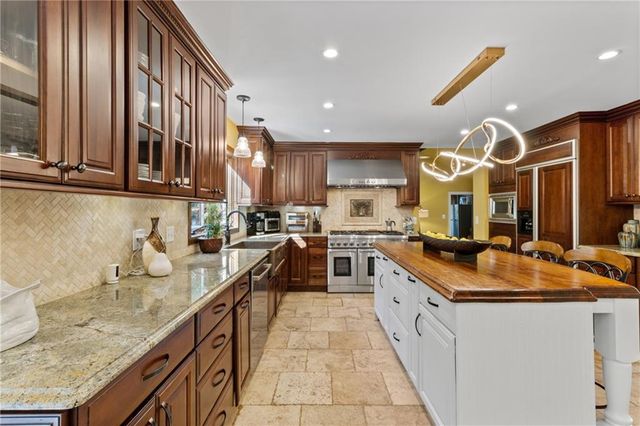 1532 Huntingdon Trail, Atlanta, GA 30350