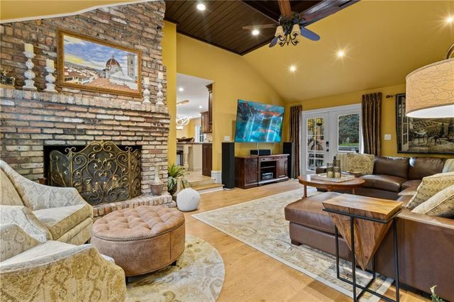 1532 Huntingdon Trail, Atlanta, GA 30350