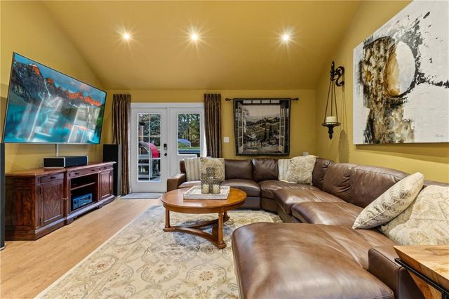 1532 Huntingdon Trail, Atlanta, GA 30350