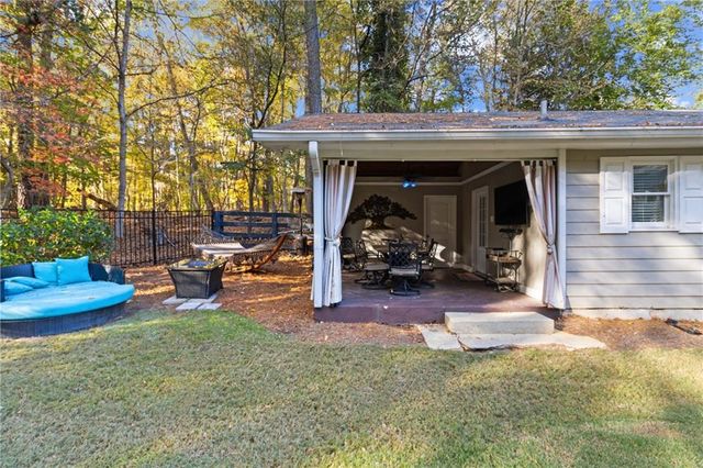 1532 Huntingdon Trail, Atlanta, GA 30350