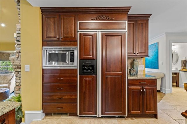 1532 Huntingdon Trail, Atlanta, GA 30350