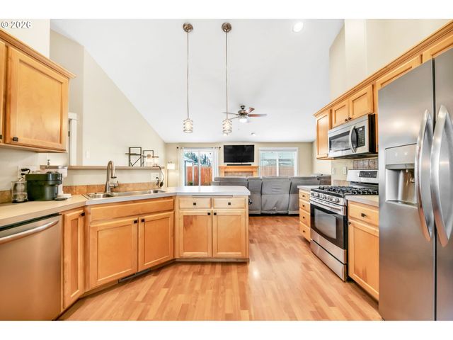 41 SANDALWOOD Loop, Creswell, OR 97426