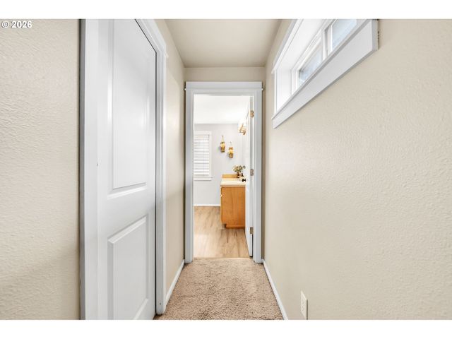 41 SANDALWOOD Loop, Creswell, OR 97426