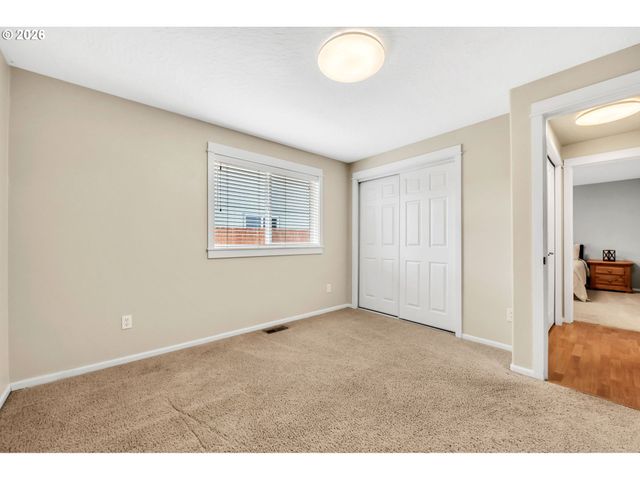 41 SANDALWOOD Loop, Creswell, OR 97426