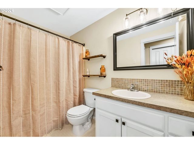 41 SANDALWOOD Loop, Creswell, OR 97426