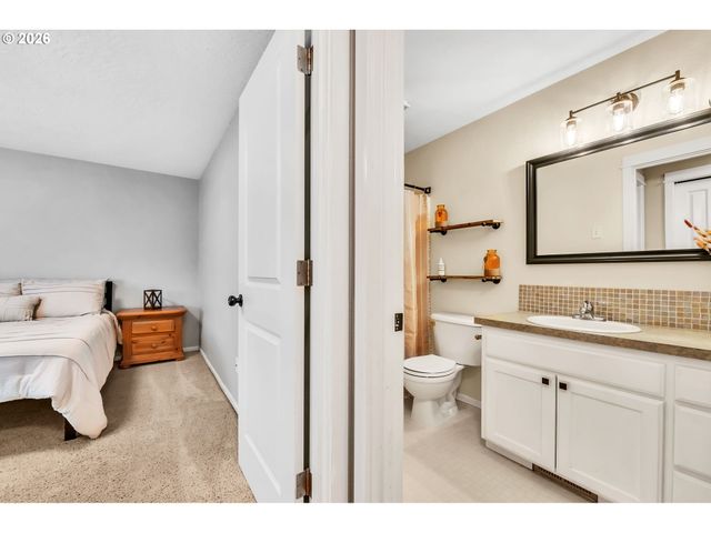 41 SANDALWOOD Loop, Creswell, OR 97426