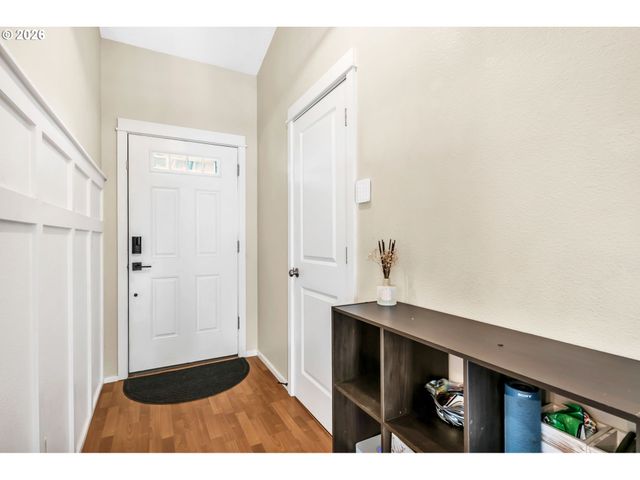 41 SANDALWOOD Loop, Creswell, OR 97426