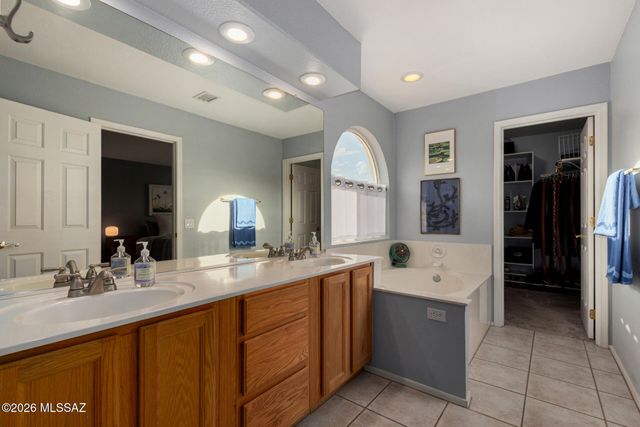 12158 N Legacy Place, Oro Valley, AZ 85755