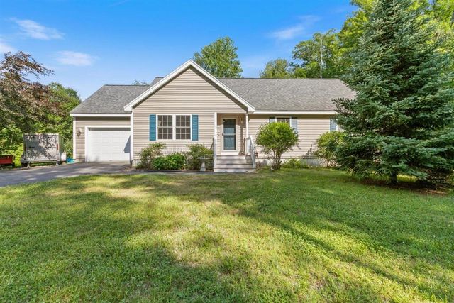 45 Phillips Road, Sandown, NH 03873