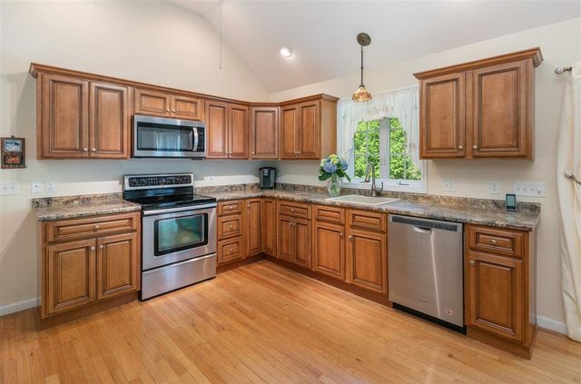 45 Phillips Road, Sandown, NH 03873