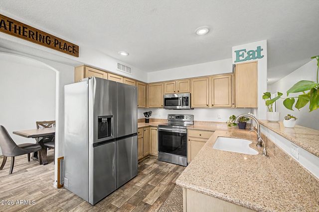 890 N CHOLLA Street, Chandler, AZ 85224