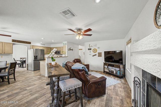 890 N CHOLLA Street, Chandler, AZ 85224