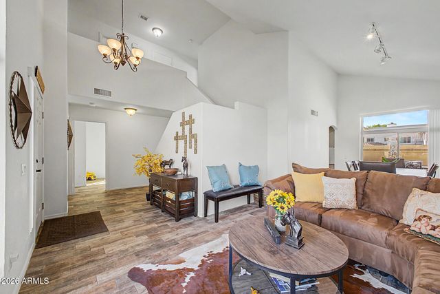 890 N CHOLLA Street, Chandler, AZ 85224