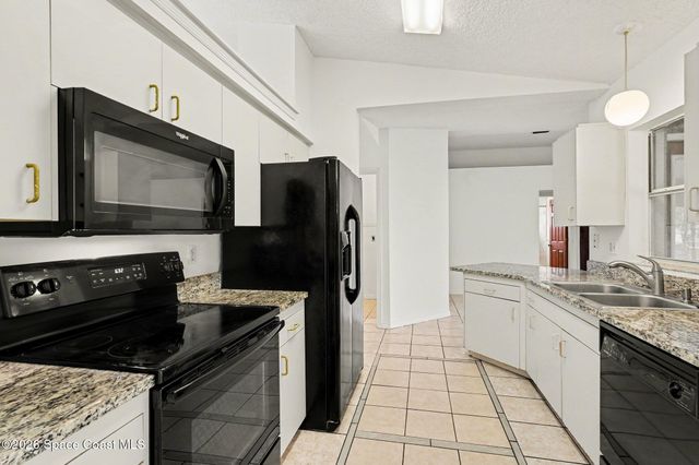 146 Oakcrest Avenue NE, Palm Bay, FL 32907