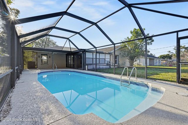 146 Oakcrest Avenue NE, Palm Bay, FL 32907