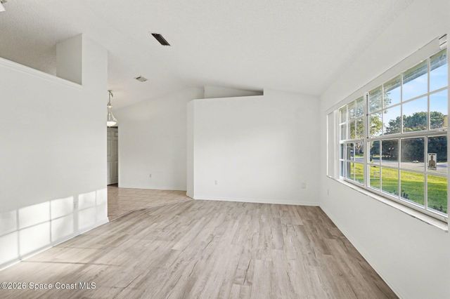 146 Oakcrest Avenue NE, Palm Bay, FL 32907