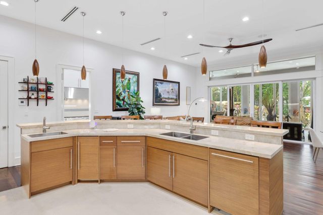 12 Sylvan Lane, Fort Lauderdale, FL 33316