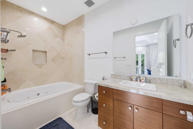 12 Sylvan Lane, Fort Lauderdale, FL 33316