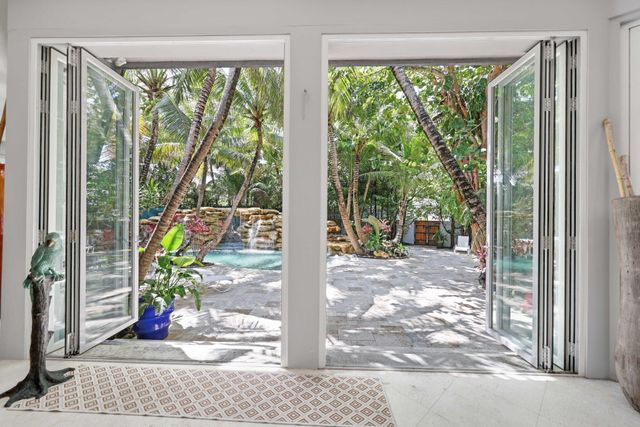 12 Sylvan Lane, Fort Lauderdale, FL 33316