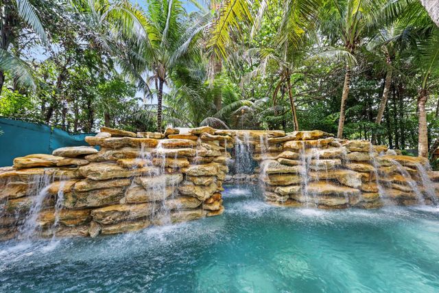 12 Sylvan Lane, Fort Lauderdale, FL 33316