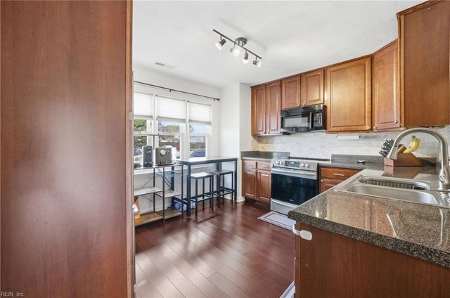 750 Glenshire DR, Virginia Beach, VA 23462