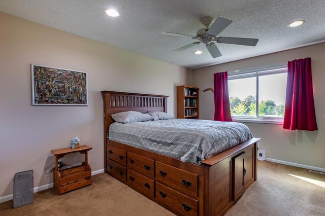 2429 Viola Heights Drive NE, Rochester, MN 55906