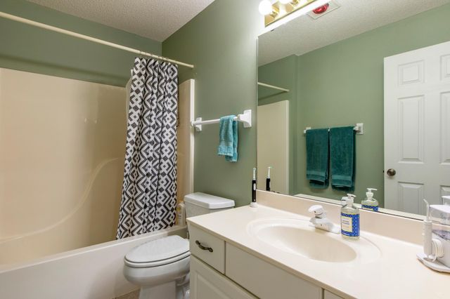 2429 Viola Heights Drive NE, Rochester, MN 55906