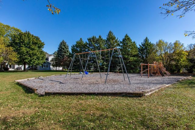 2429 Viola Heights Drive NE, Rochester, MN 55906