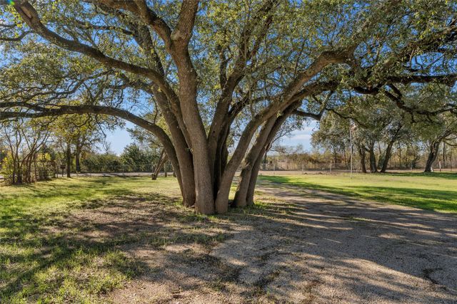 1227 Mclennan Crossing Road, Woodway, TX 76712