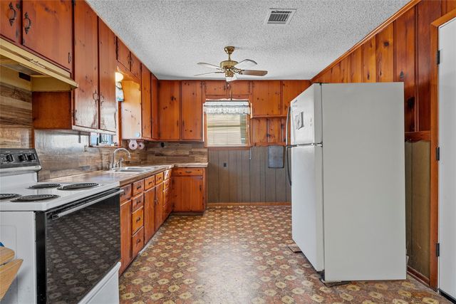 1227 Mclennan Crossing Road, Woodway, TX 76712