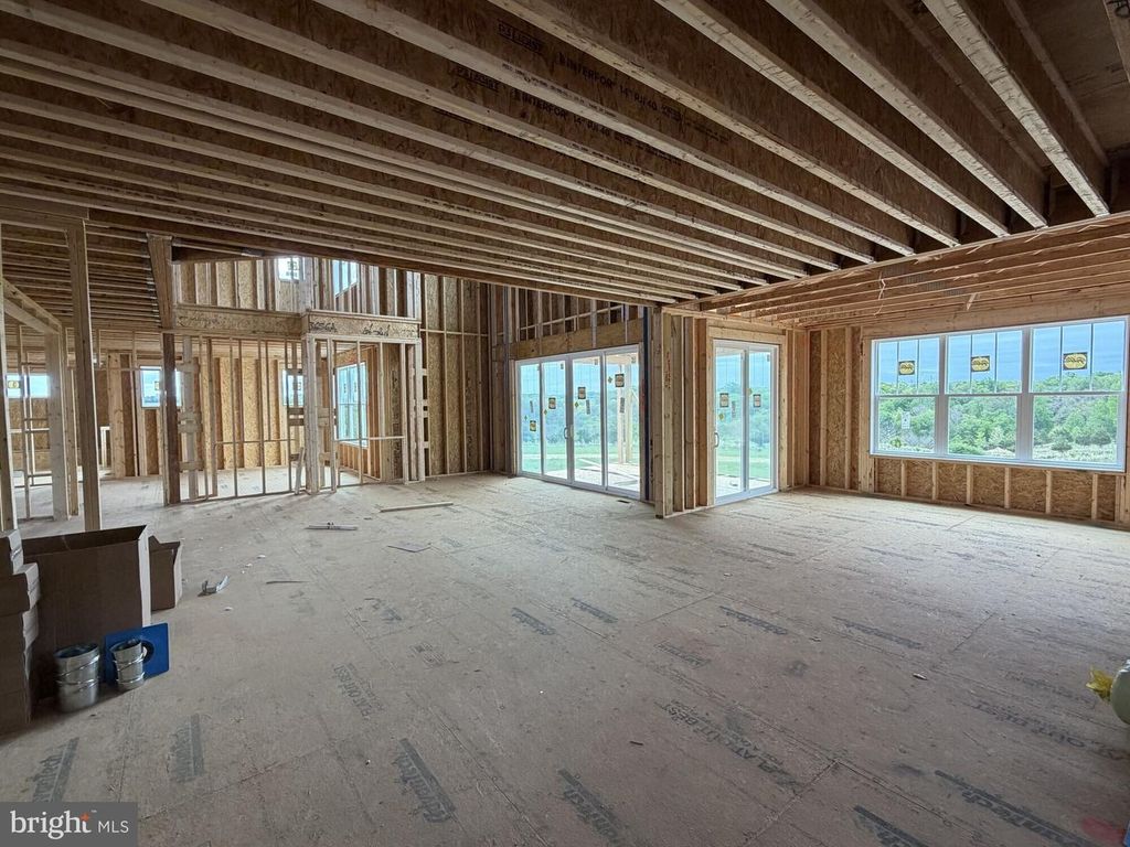 Image 14 of property listing at 5925B WOODVILLE RD, Mount Airy, MD 21771