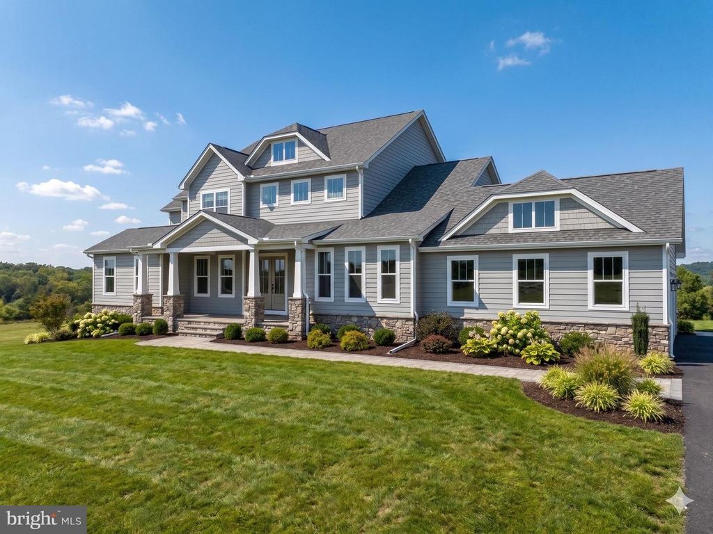 Image 2 of property listing at 5925B WOODVILLE RD, Mount Airy, MD 21771