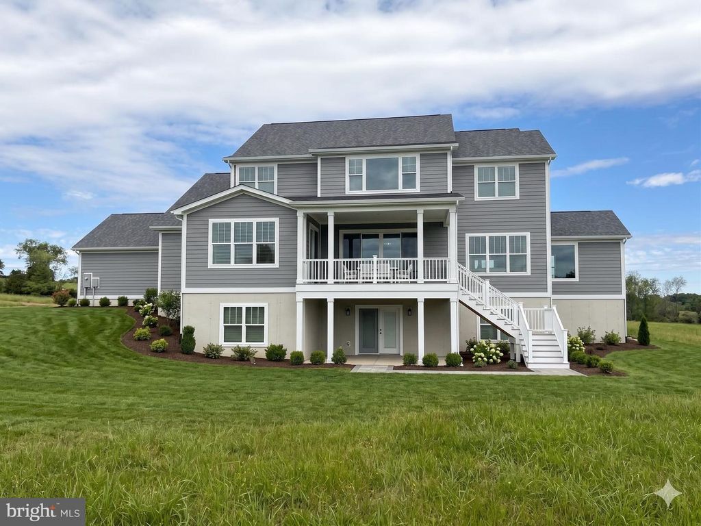 Image 4 of property listing at 5925B WOODVILLE RD, Mount Airy, MD 21771