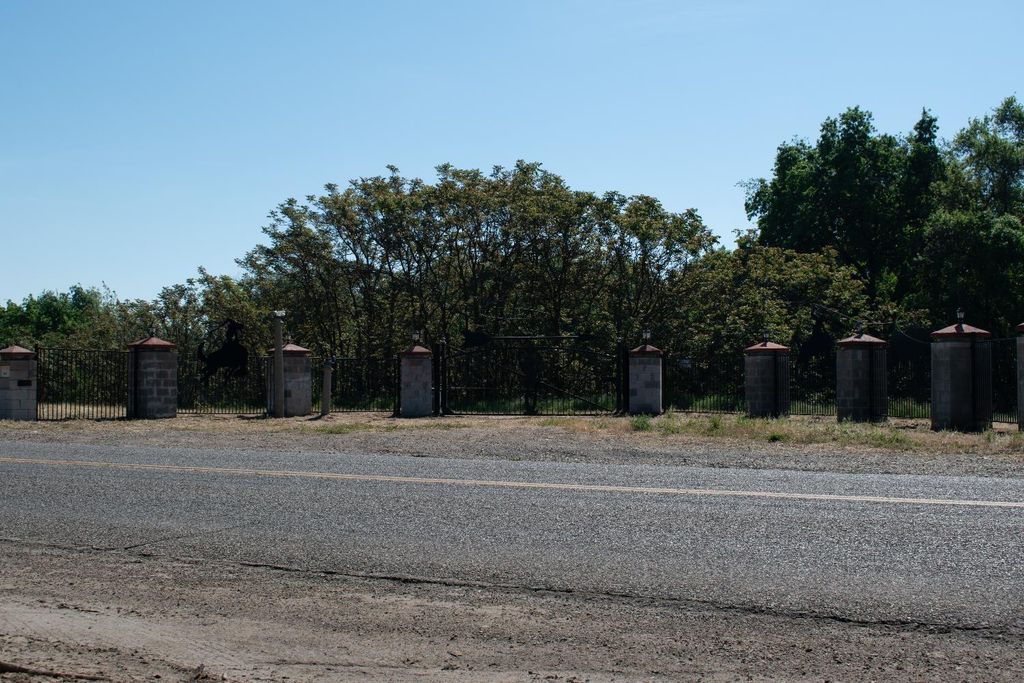 Image 1 of property listing at 1000 S Rainbow Route, Sanger, CA 93657