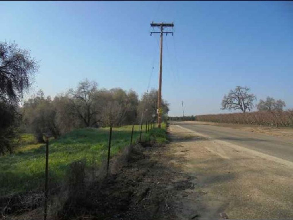 Image 14 of property listing at 1000 S Rainbow Route, Sanger, CA 93657
