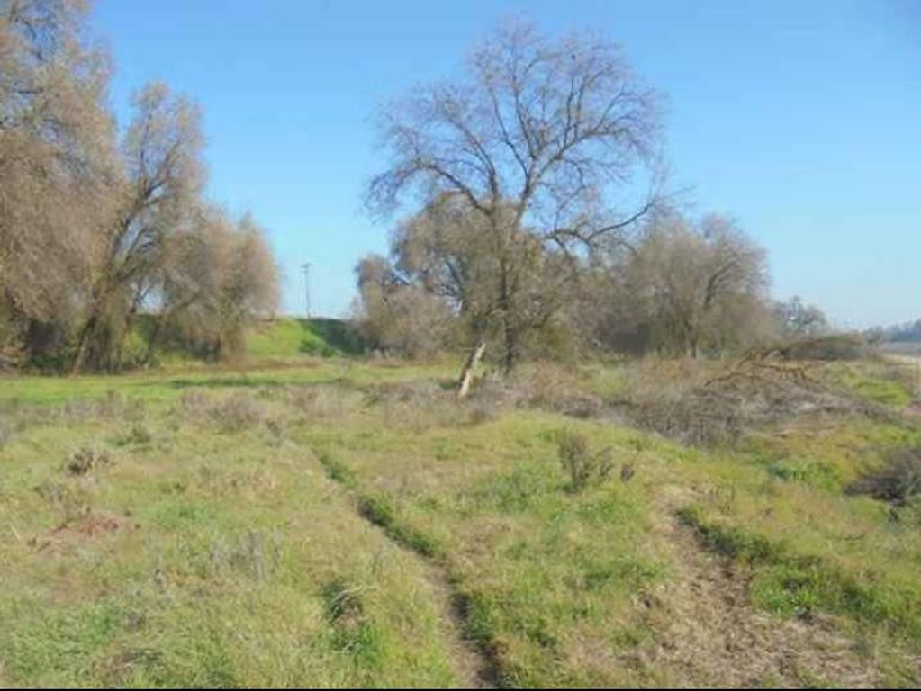 Image 15 of property listing at 1000 S Rainbow Route, Sanger, CA 93657