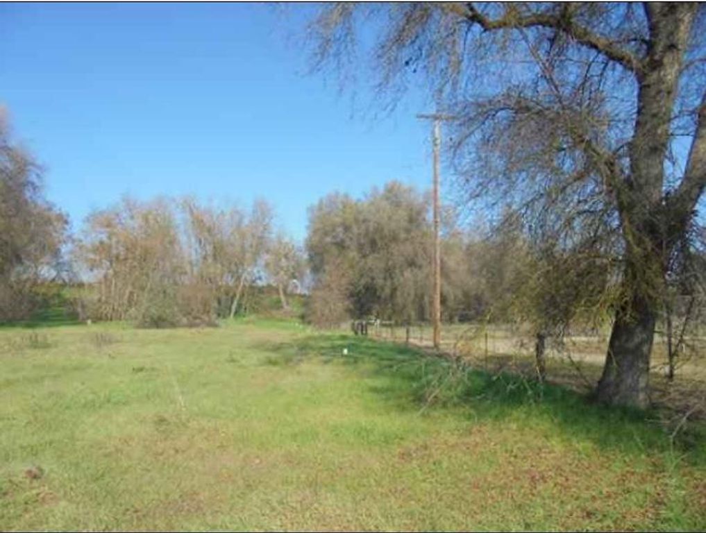Image 5 of property listing at 1000 S Rainbow Route, Sanger, CA 93657