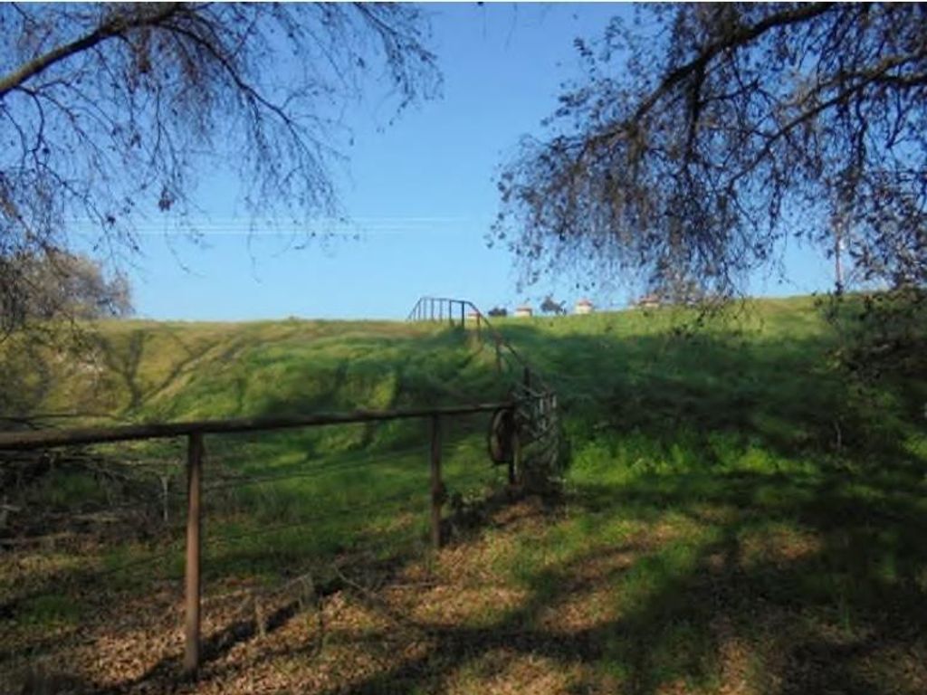 Image 7 of property listing at 1000 S Rainbow Route, Sanger, CA 93657