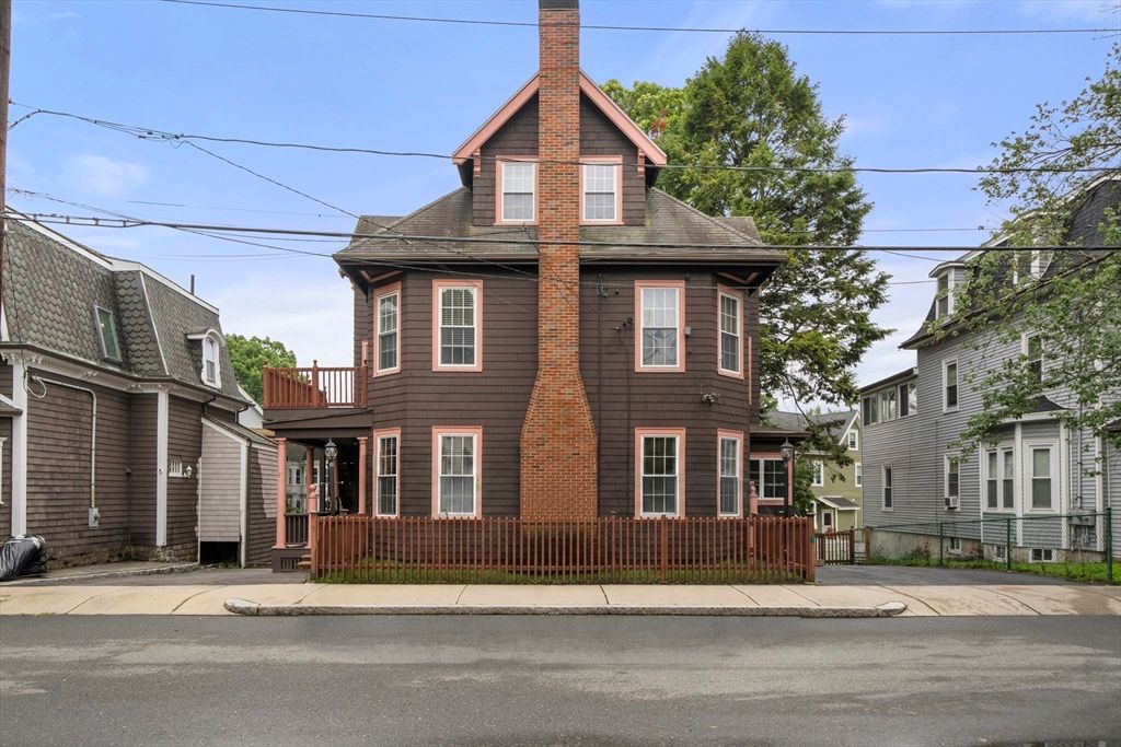 16-18 Kernwood St, Malden, MA 02148